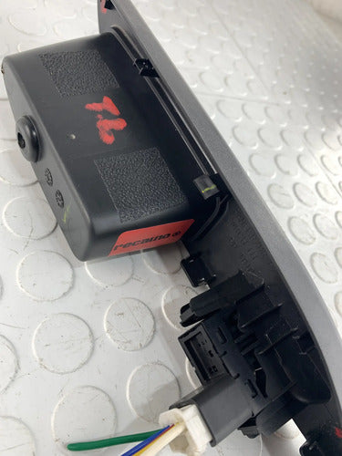 Switch Elevador Trasero Izquierdo Mitsubishi L200 2020-2024