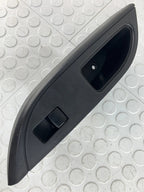 Switch Elevador Trasero Izquierdo Mitsubishi L200 2020-2024