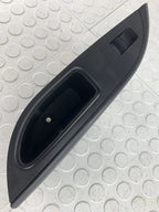Switch Elevador Trasero Izquierdo Mitsubishi L200 2020-2024