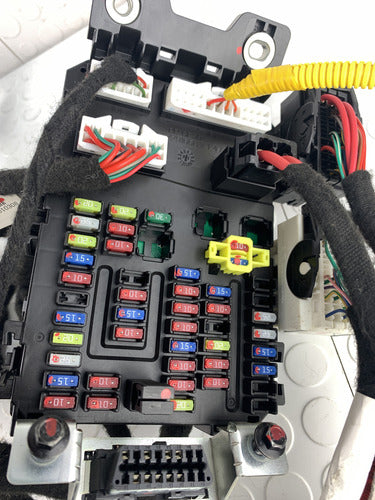 Caja De Fusibles Interior Jac Sei3 2018-2021