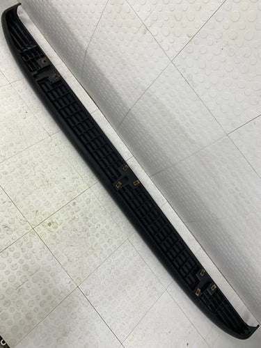 Estribo Izquierdo (detalle) Dodge Durango 2004-2009 Negro