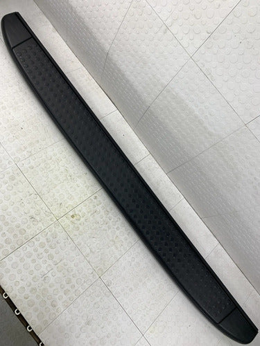 Estribo Izquierdo (detalle) Dodge Durango 2004-2009 Negro