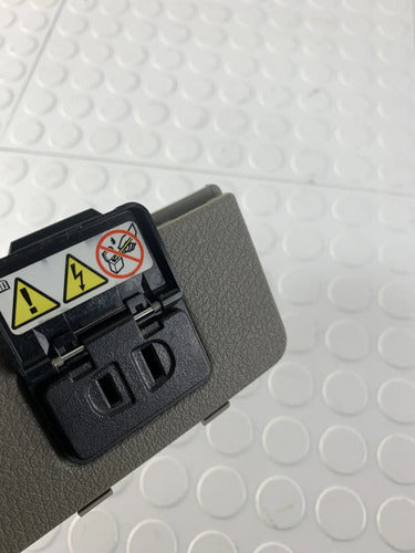 Switch Outlet Trasero 115v Dodge Durango 2004-2009 Negro