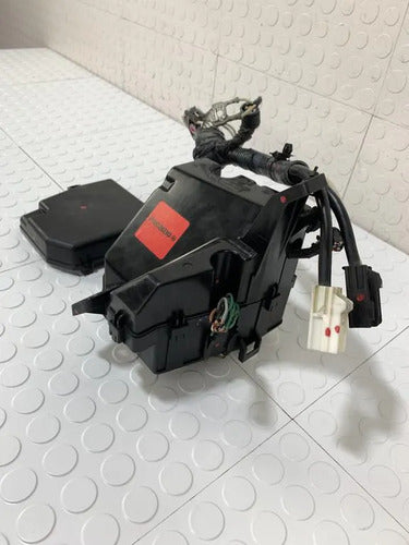 Caja Fusibles Motor Toyota Yaris Sedan 2007-2016