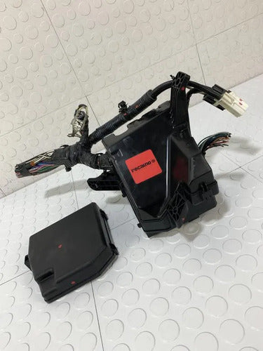 Caja Fusibles Motor Toyota Yaris Sedan 2007-2016