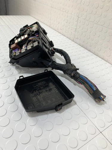 Caja Fusibles Motor Toyota Yaris Sedan 2007-2016