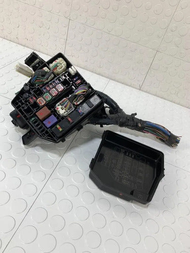 Caja Fusibles Motor Toyota Yaris Sedan 2007-2016
