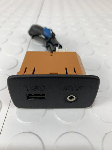 Entrada Usb Y Auxiliar Subaru Forester 2014-2018 2.5