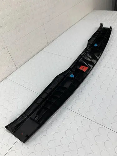 Moldura Interior Cajuela Subaru Forester 2014-2018 2.5 Negro