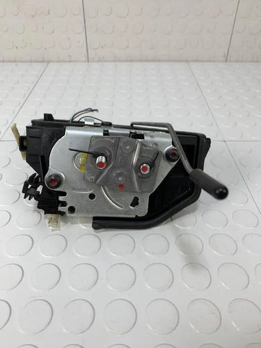 Chapa Cerradura Delantera Derecha Bmw F30 2013 328ia