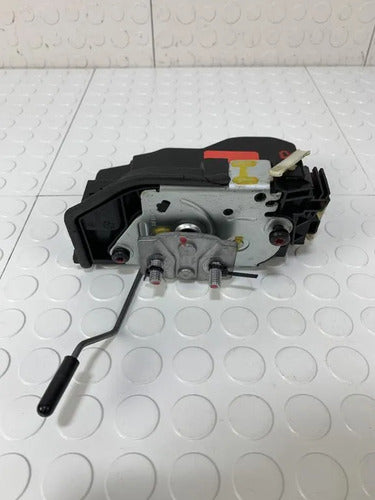 Chapa Cerradura Delantera Derecha Bmw F30 2013 328ia