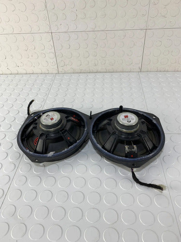 Bocinas Puertas Par Ram 700 2021-2025 2p Negro