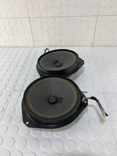 Bocinas Puertas Par Ram 700 2021-2025 2p Negro
