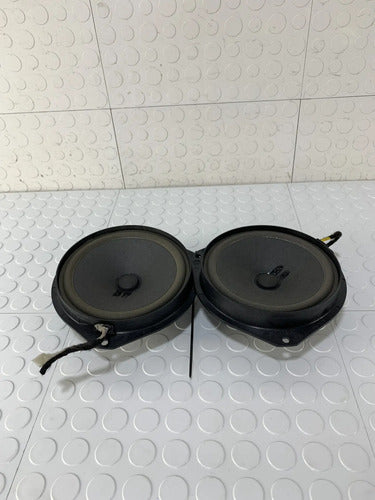 Bocinas Puertas Par Ram 700 2021-2025 2p Negro