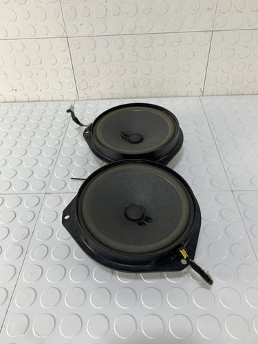 Bocinas Puertas Par Ram 700 2021-2025 2p Negro