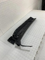Moldura Izquierda Limpiabrisas Ford Ranger 2023-2025 2.3 Negro