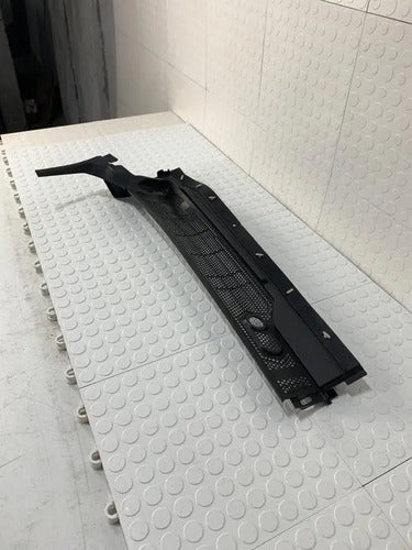Moldura Izquierda Limpiabrisas Ford Ranger 2023-2025 2.3 Negro