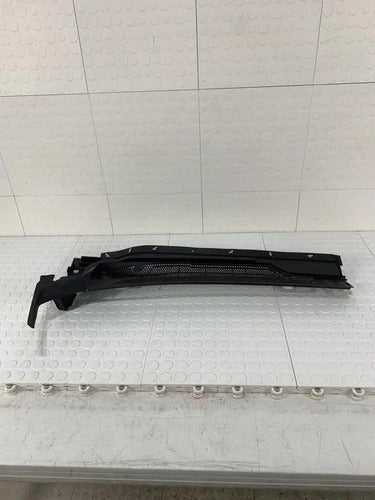 Moldura Izquierda Limpiabrisas Ford Ranger 2023-2025 2.3 Negro