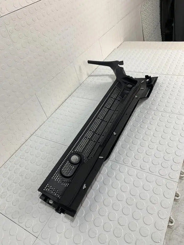 Moldura Izquierda Limpiabrisas Ford Ranger 2023-2025 2.3 Negro