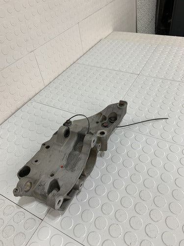 Base Soporte Alternador Compresor Peugeot 301 2013-2016 Gas