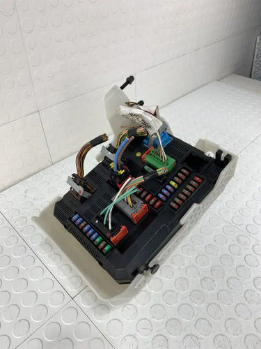 Caja De Fusibles De Interior Peugeot 301 2014 Std Gasolina