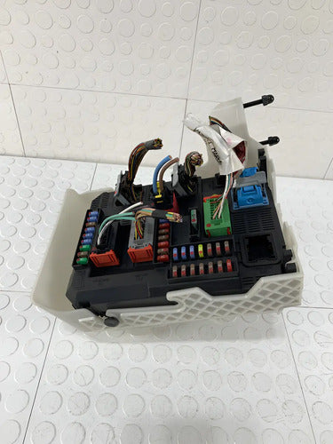 Caja De Fusibles De Interior Peugeot 301 2014 Std Gasolina