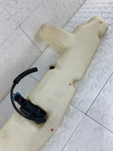 Depósito Limpiaparabrisas Chevrolet Camaro 1993-1997 3.4 Negro