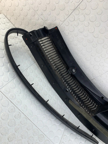 Moldura Parabrisas Derecha Chevrolet Camaro 1993-1997 3.4 Negro