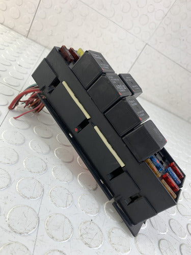 Caja De Fusbiles Motor Chevrolet Camaro 1993-1997 3.4