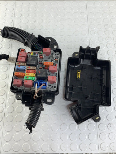 Caja De Fusbiles Motor Dodge Neon 2018 Sxt Aut