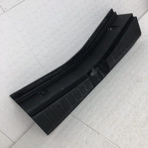Moldura Chapa De Cajuela Nissan Note 2014-2019