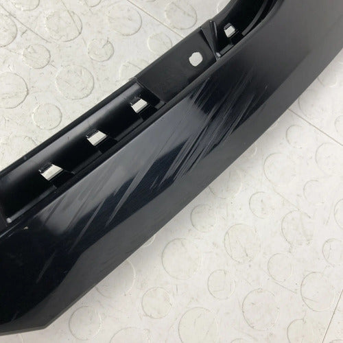 Moldura Poste Trasero Derecho Ford Edge 2015-2018 (detalle)