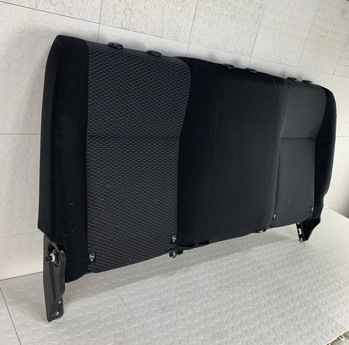 Cubre Asiento Respaldo Trasero Toyota Hilux 2016-2023