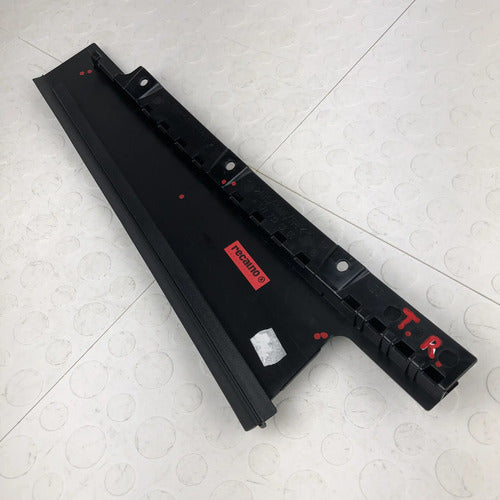 Moldura Poste Derecho Mercedes Benz Clase A W177 2018-2023