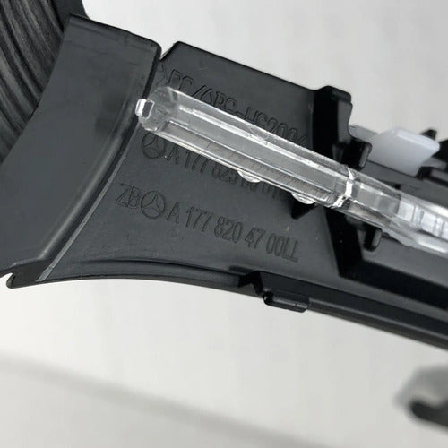 Moldura Puerta Del Der Mercedes Benz A45 Amg W177 2018-2023