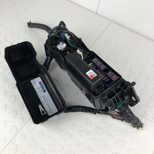 Módulo Caja Fusibles Motor Toyota Avanza 2016-2021 Std