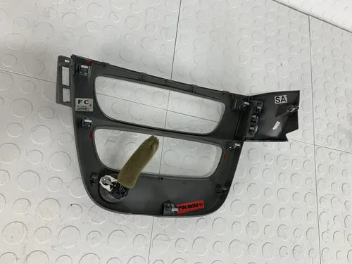 Moldura Frente Estéreo Encendedor Renault Fluence 2011-2017