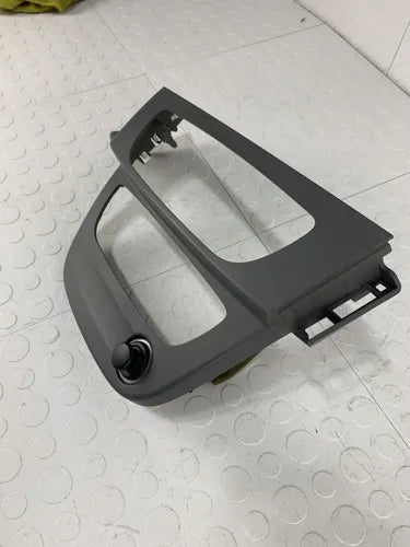 Moldura Frente Estéreo Encendedor Renault Fluence 2011-2017