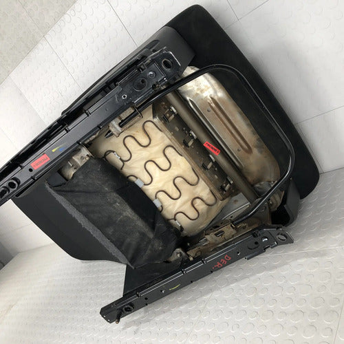 Cubre Asiento Delantero Copiloto Nissan Tiida 2007-2017 Negro