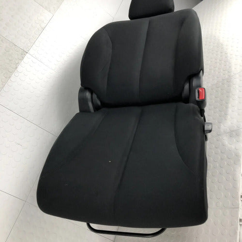 Cubre Asiento Delantero Copiloto Nissan Tiida 2007-2017 Negro