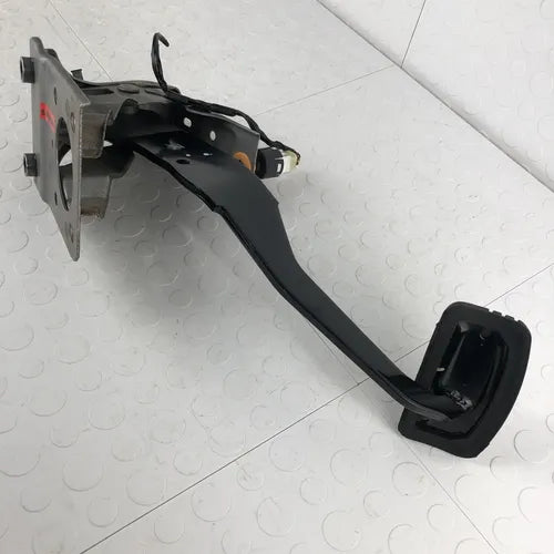 Pedal De Freno Con Switch Mitsubishi Lancer 2008-2015