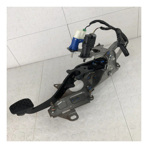 Pedal De Freno Con 2 Switches Ford Fiesta Hb 2011-2019