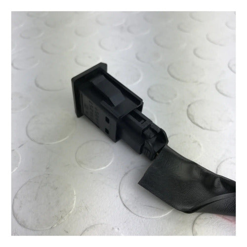 Switch Botón Presión Llantas Toyota Prius C 2018-2021