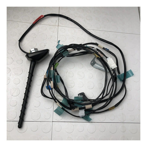 Antena Con Arnés De Radio Toyota Yaris Hatchback 2012-2016 Negro