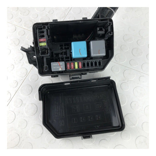 Caja De Fusibles Relay Motor Toyota Yaris Hatchbac 2012-2016