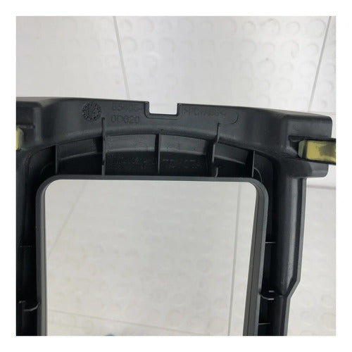 Bisel Central Estéreo Toyota Yaris Hatchback 2012-2016 Negro Izquierdo