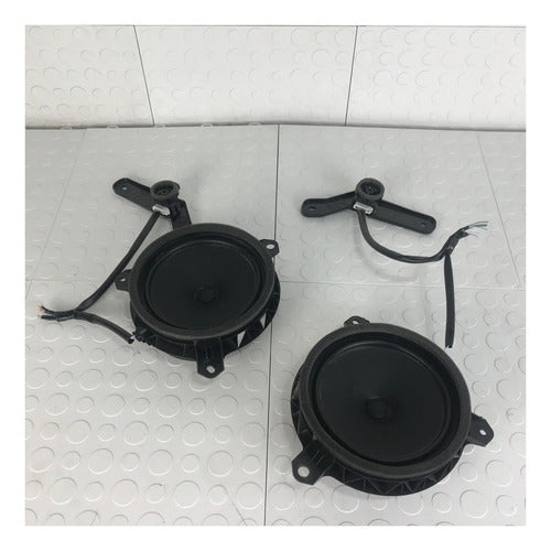 Kit Bocinas Delanteras Tweeter Toyota Prius C 2018-2021 Negro