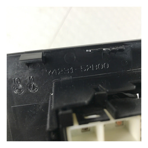 Switch Elevador Delantero Derecho Toyota Prius C 2018-2021