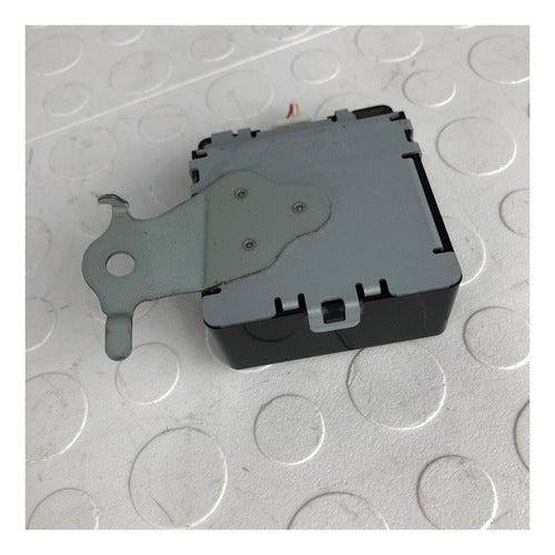 Modulo Control Cierre Puertas Toyota Yaris Hatchback 2015