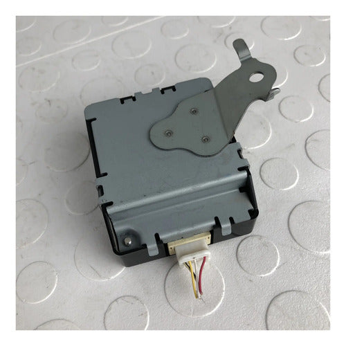 Modulo Control Cierre Puertas Toyota Yaris Hatchback 2015